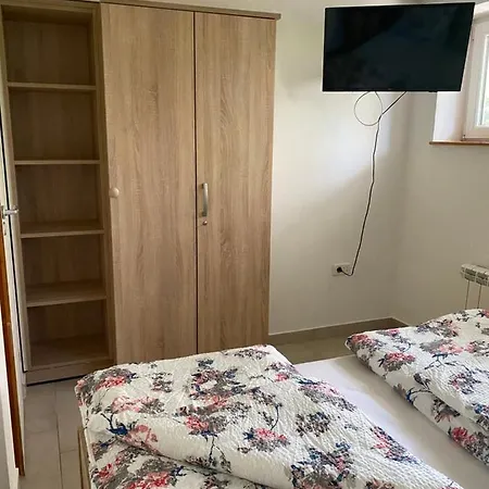 Erhart Apartmán *
